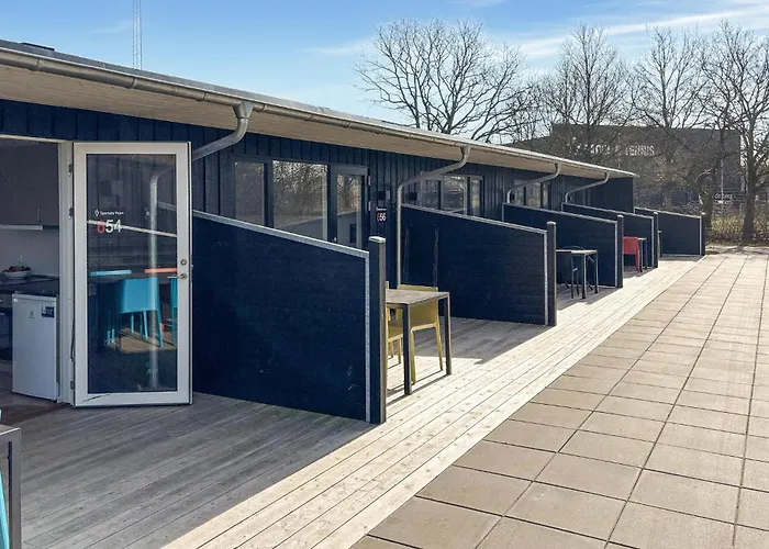 2 Bedroom Gorgeous In Apartment *